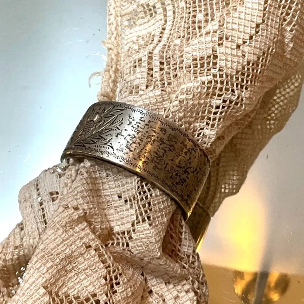 Stunning Sterling silver vintage napkin ring; open work front must see